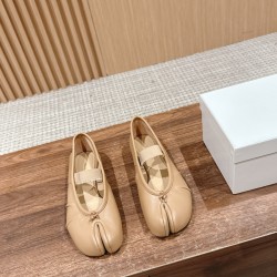 MM6 sneakers