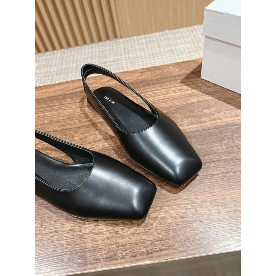 MM6 sandals