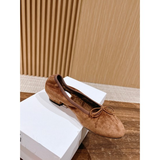 The row sandals