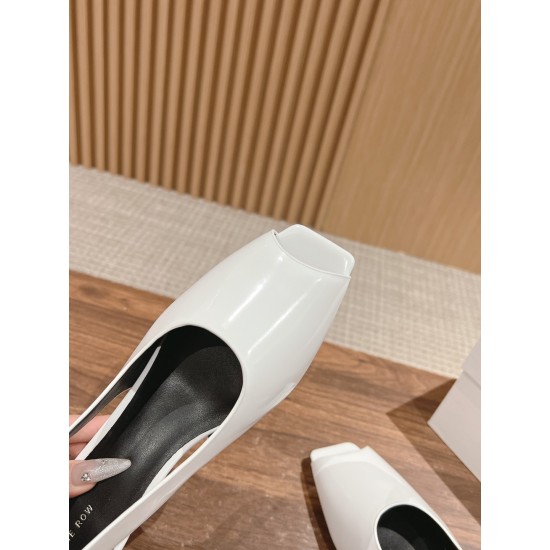 MM6 sandals