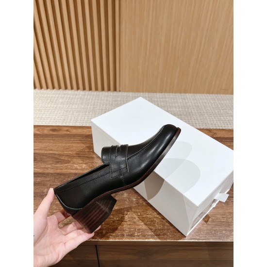 The row loafers The row loafers