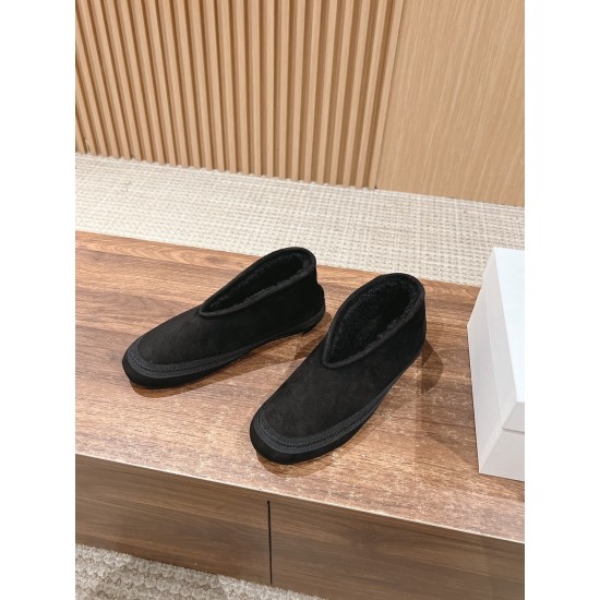 The row boots