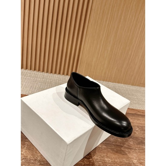 The row boots
