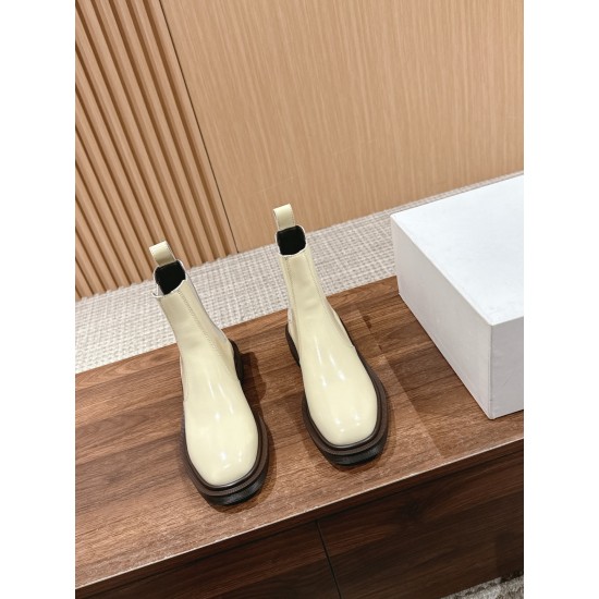 The row boots