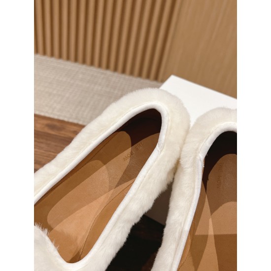 The row boots