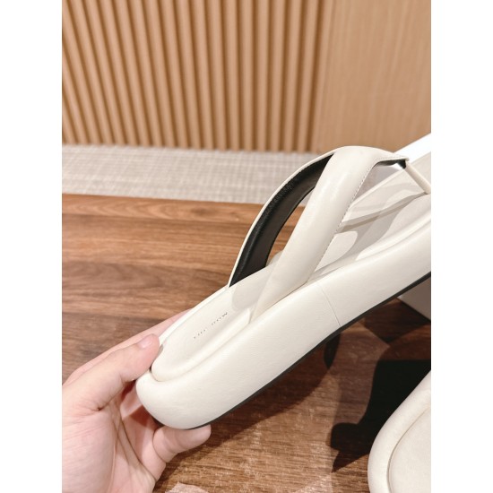 The row slippers