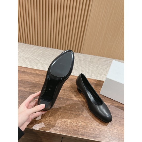 The row sandals