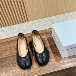 MM6 sneakers