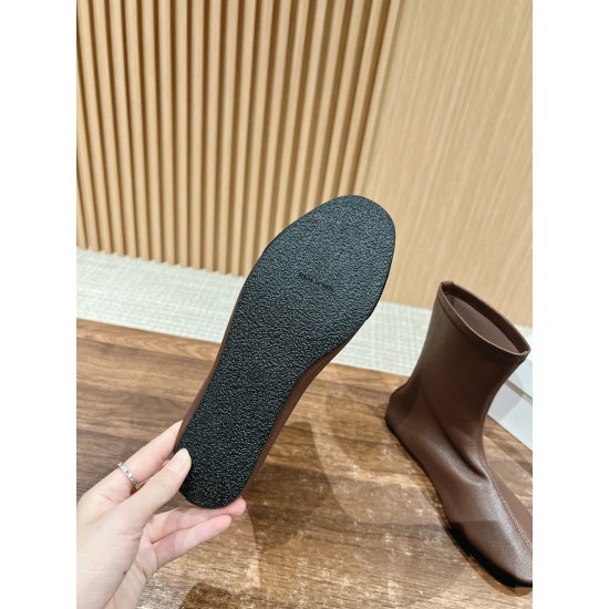 The row boots