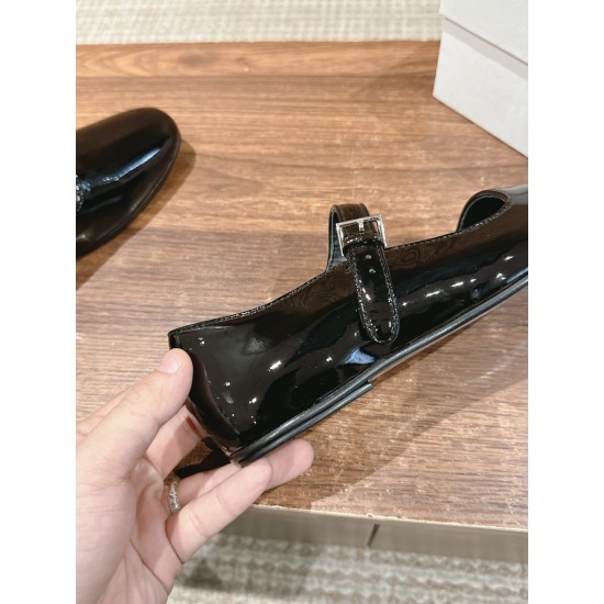 The row sandals