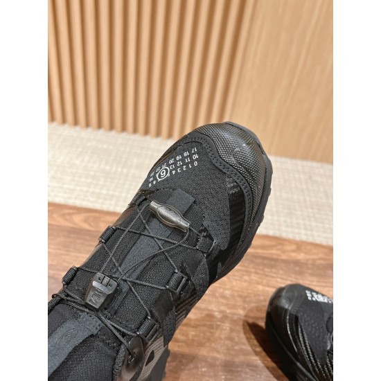 MM6 slippers