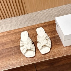 MM6 slippers