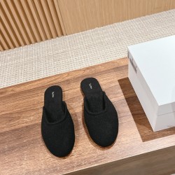 MM6 slippers