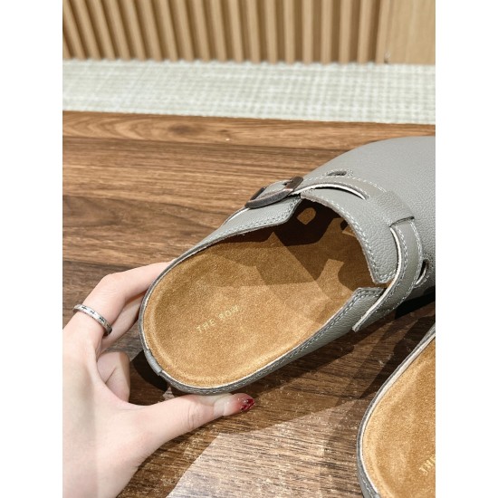 MM6 slippers