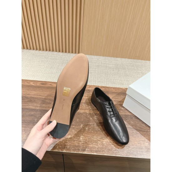 The row sandals