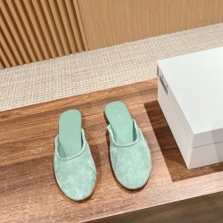 MM6 slippers
