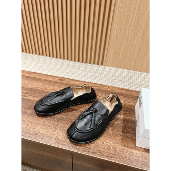 MM6 sandals