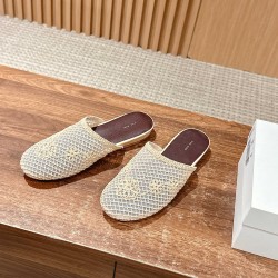 MM6 slippers