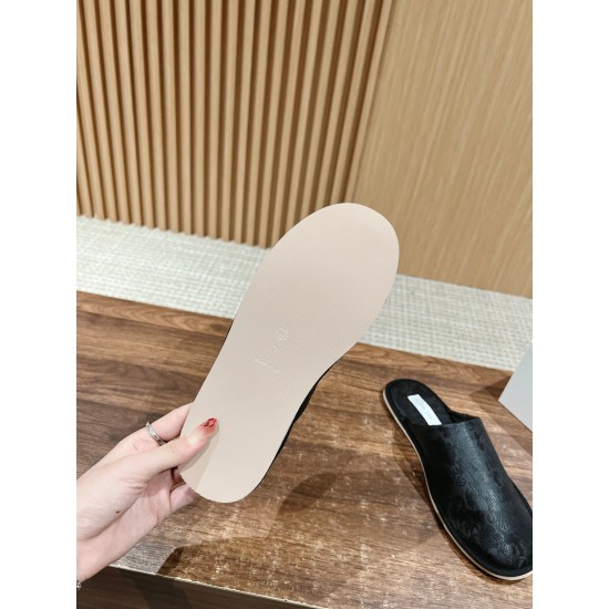 The row slippers