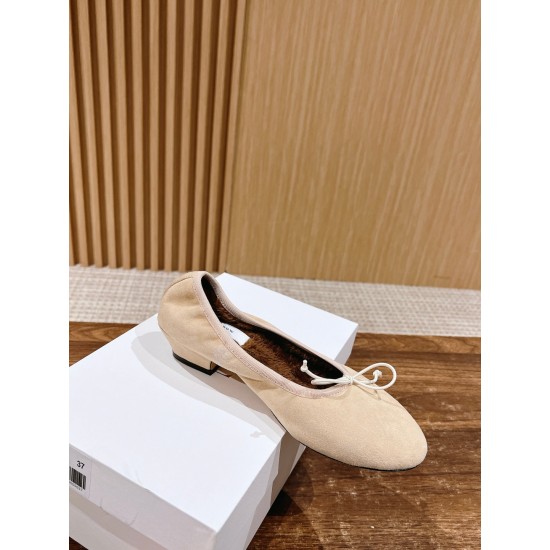 The row sandals