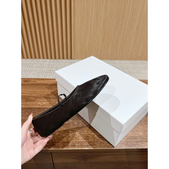 The row sandals