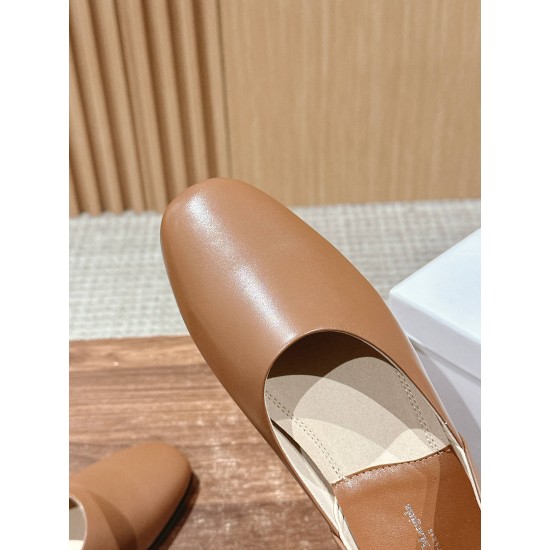 MM6 sandals