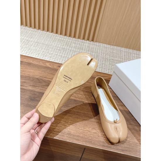 MM6 sneakers