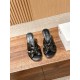 MM6 slippers