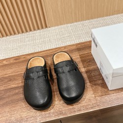 MM6 slippers
