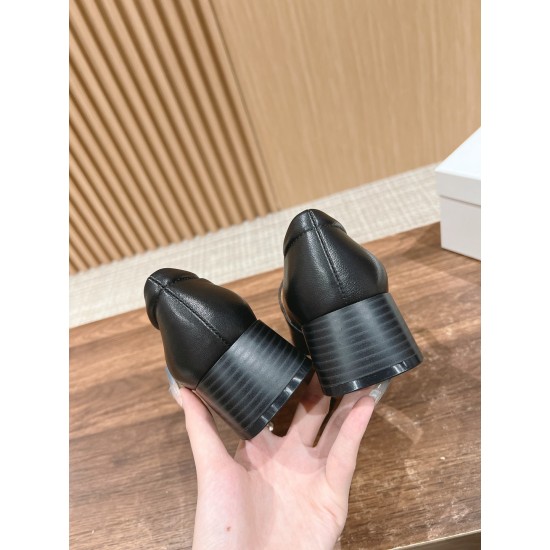 MM6 sandals