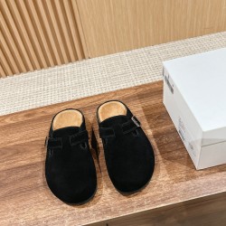 MM6 slippers