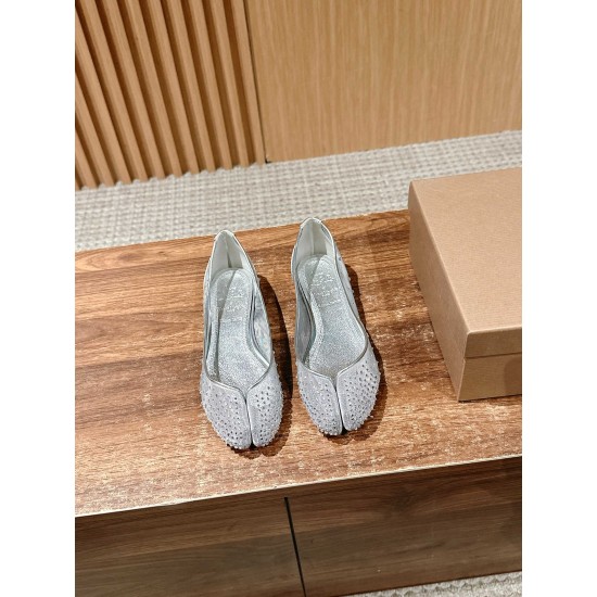 MM6 sandals
