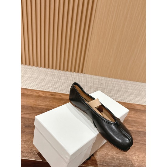 MM6 sneakers