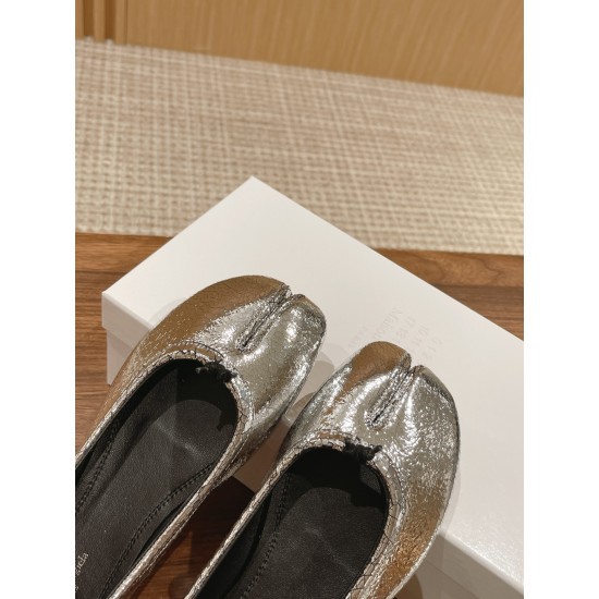 MM6 sandals