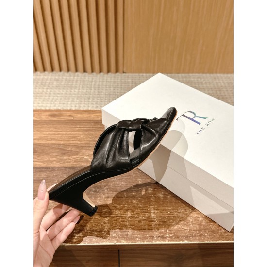 MM6 slippers