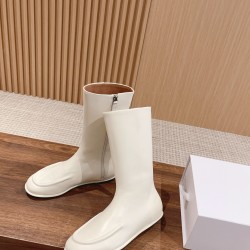 The row boots