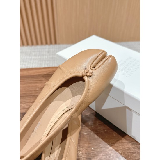 MM6 sneakers