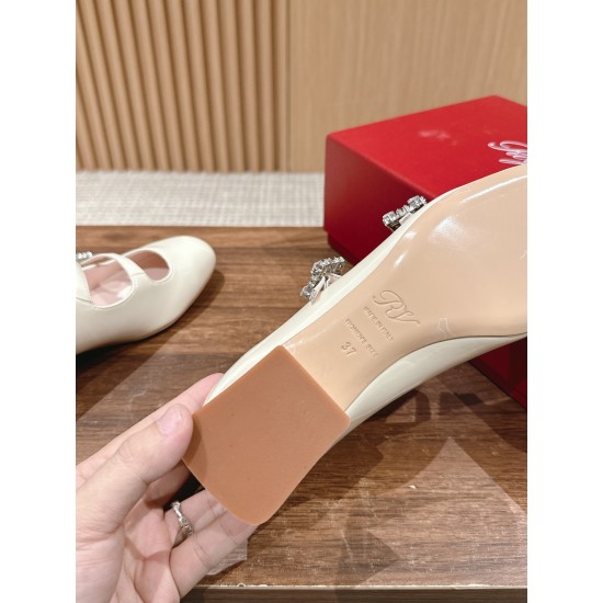 RV Mary Jane Shoes