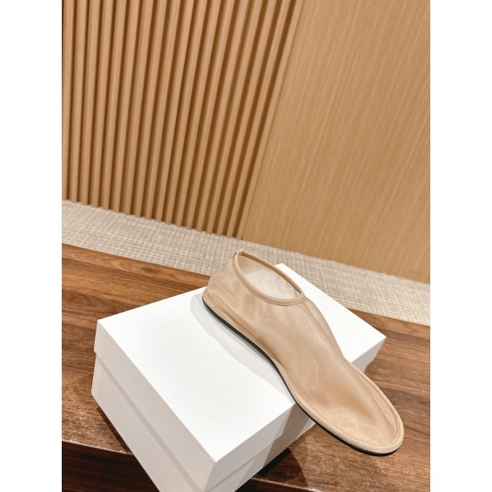 The row loafers The row loafers
