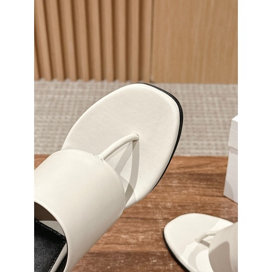 MM6 slippers