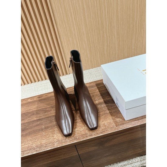 The row boots