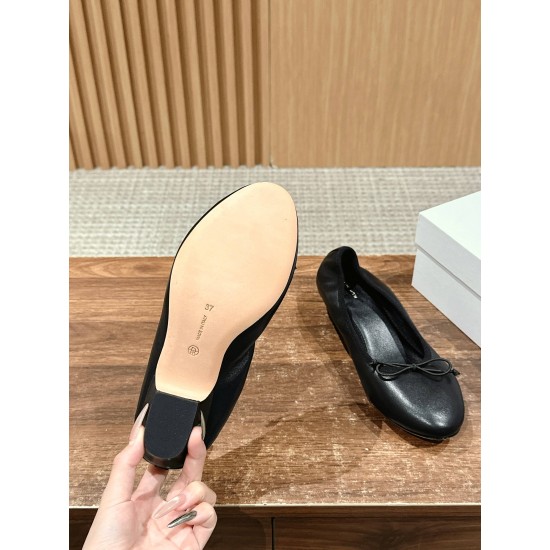 The row sandals