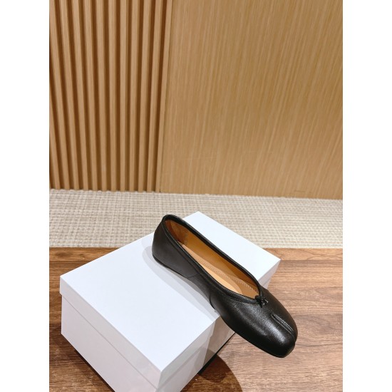 MM6 sneakers