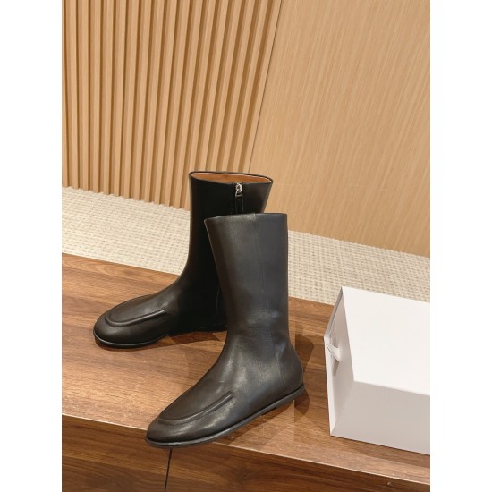 The row boots