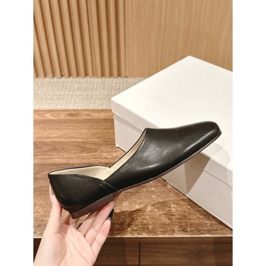 MM6 sandals