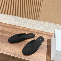 MM6 slippers