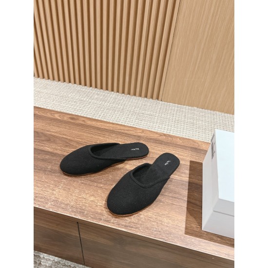 MM6 slippers