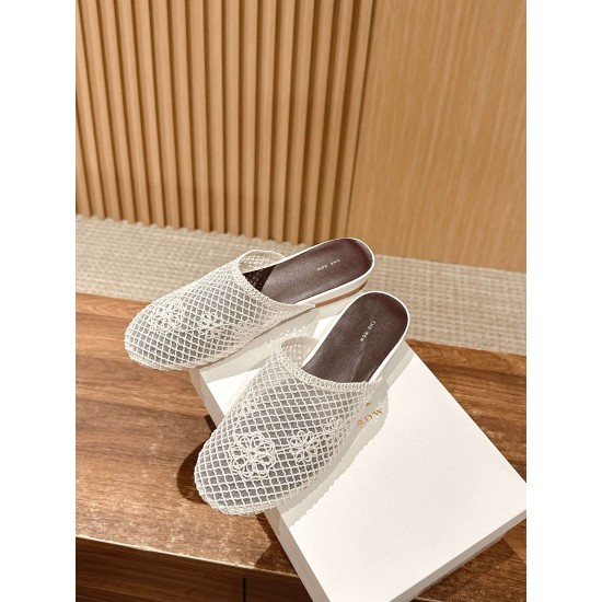 MM6 slippers