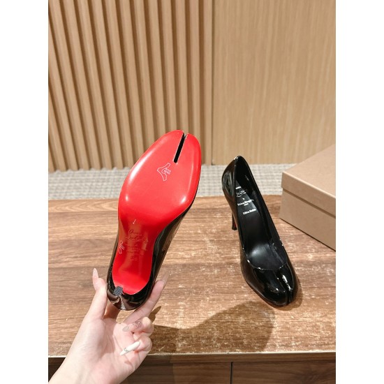MM6 sandals