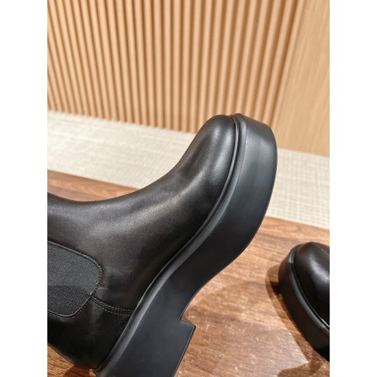 The row boots